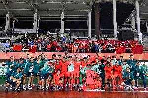 足坛报：U23国足韧性值得肯定，吴曦撑起中场张玉宁支点作用明显