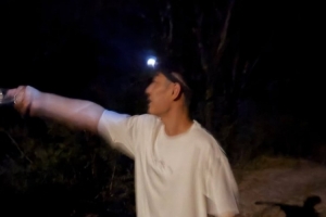 武磊休假期间分享美景，夜攀高峰观赏日出美景