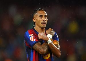 塞蒂恩直言：拉菲尼亚若由我定夺金球，稳定与勤奋使其当之无愧