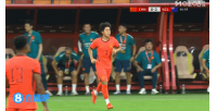 中国国家队中场轮换，王庚睿临场换位，接替刘洋出场